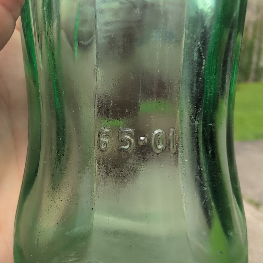Vintage Coca-Cola Nashville TN 1965 Hobbleskirt 6.5oz Green Glass Coke Bottle - Picture 3 of 3